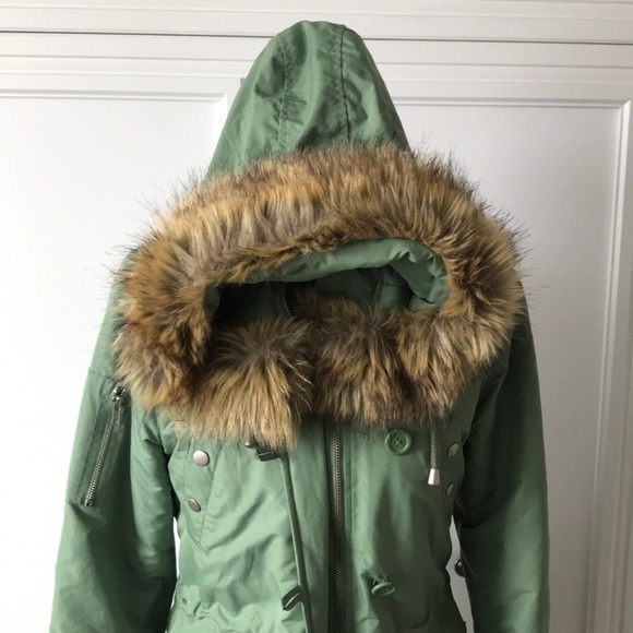 Fantastic winter coat!! ❄️ - Picture 2 of 4